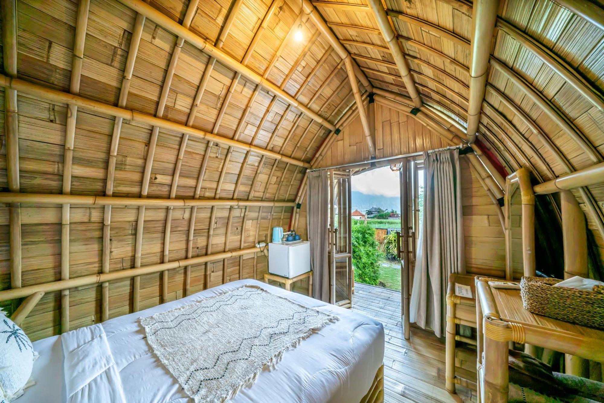 Tegal Bamboo Cottages & Private Hot Spring Baturaja  Exterior foto