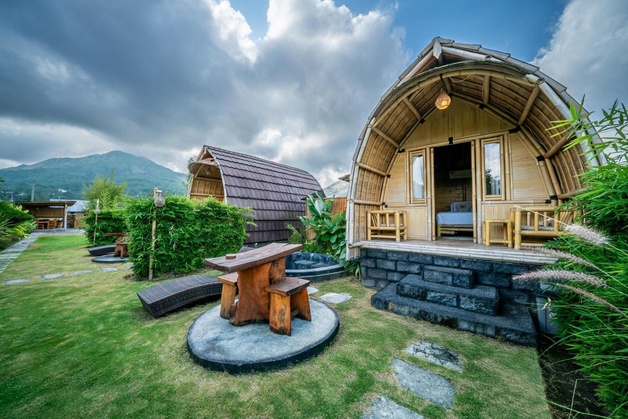 Tegal Bamboo Cottages & Private Hot Spring Baturaja  Exterior foto