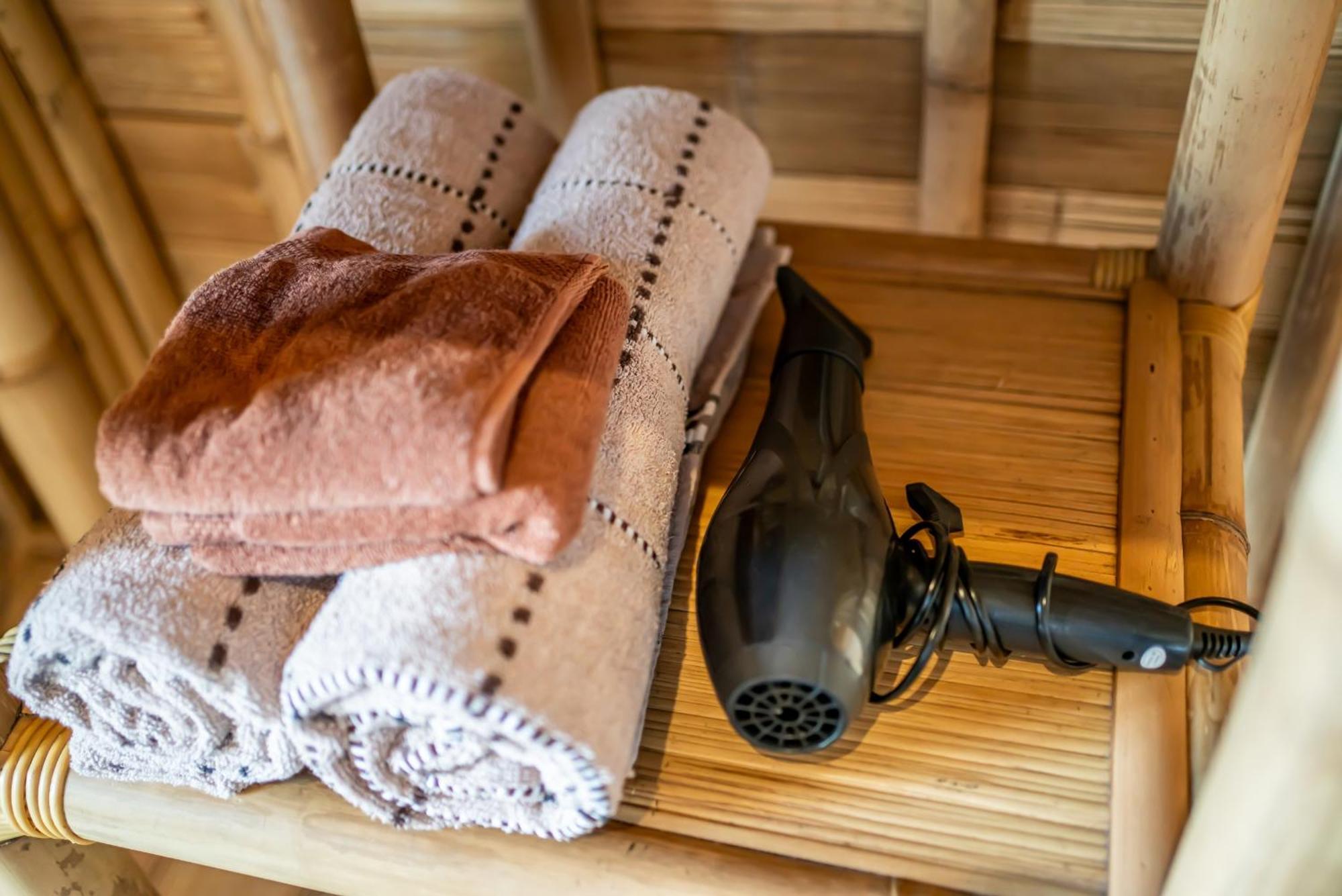 Tegal Bamboo Cottages & Private Hot Spring Baturaja  Exterior foto